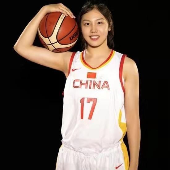 英超-布莱顿0-0西汉姆联 铁锤仍第6海鸥升第7北京时间3:30，英超第20轮西汉姆联主场迎战布莱顿。